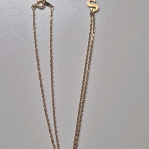 s 이니셜 18k 금 목걸이 이미지