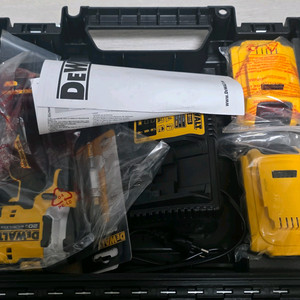 무선 임팩트렌치 세트 DeWALT DCF850