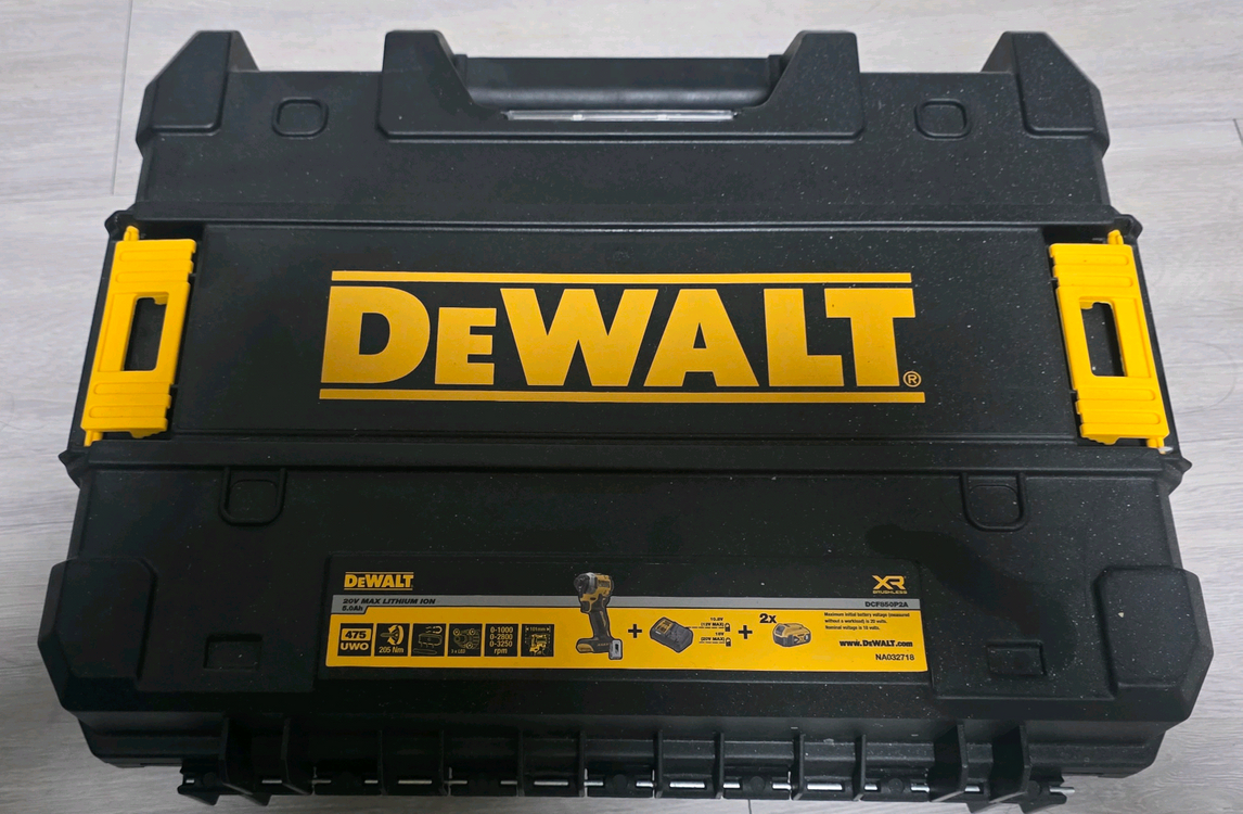 무선 임팩트렌치 세트 DeWALT DCF850 이미지