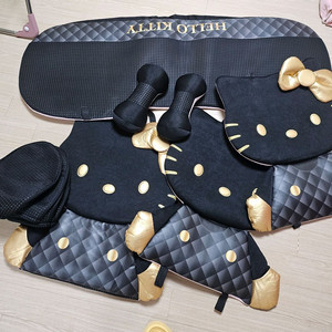 헬로키티 자동차 시트커버 차량용품 신제품 블랙 골드 매쉬 통기성 사계절용 커버 대형 룸미러세트 #상태 깨끗함# 이미지