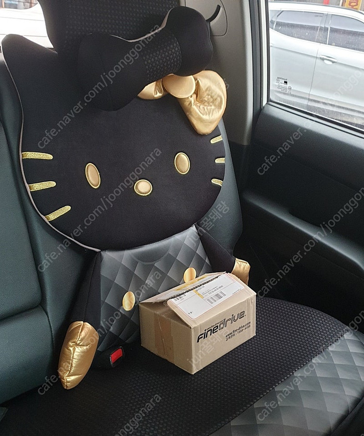 헬로키티 자동차 시트커버 차량용품 신제품 블랙 골드 매쉬 통기성 사계절용 커버 대형 룸미러세트 #상태 깨끗함# 이미지