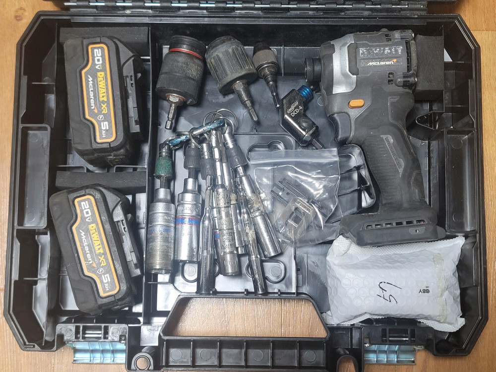 디월트 DCF850 맥라렌 리미티드 에디션 이미지