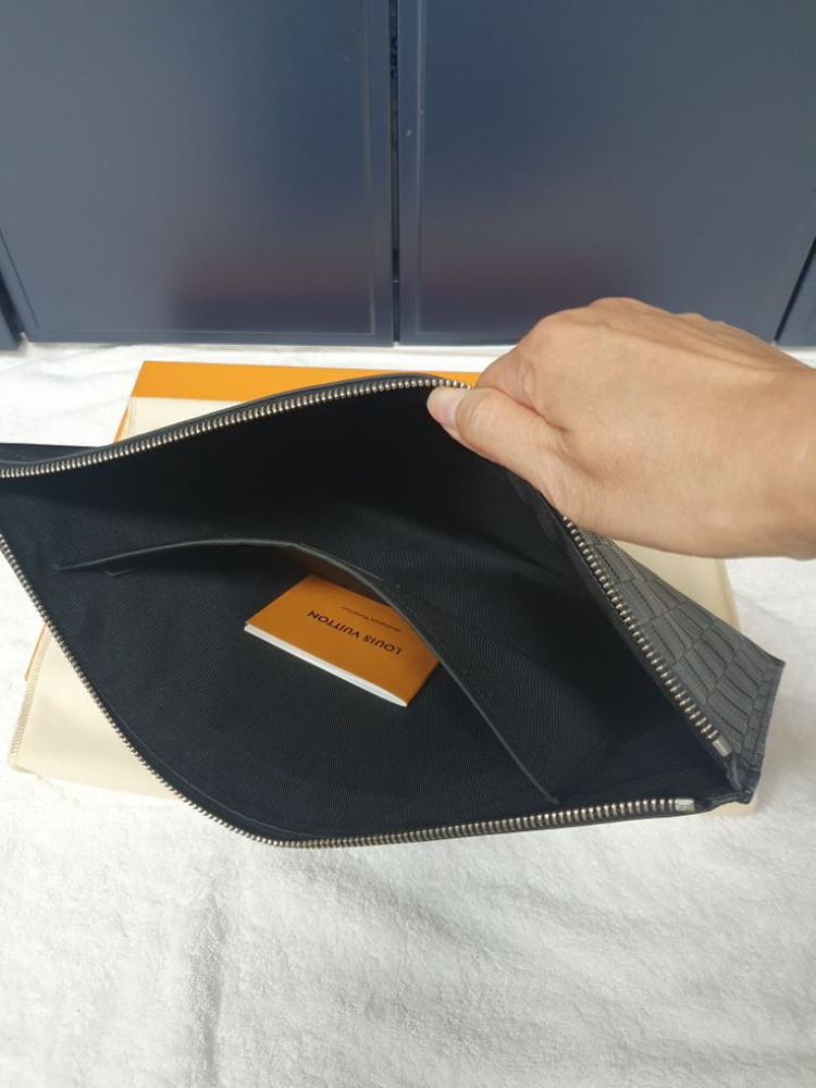 정품 루이비통 다미에 인피니 포쉐트 아폴로 클러치백 이미지