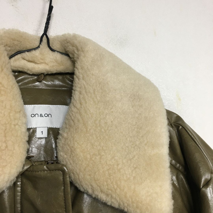 25 온앤온 신상 퍼카라 레더 구스 패딩 85 이미지