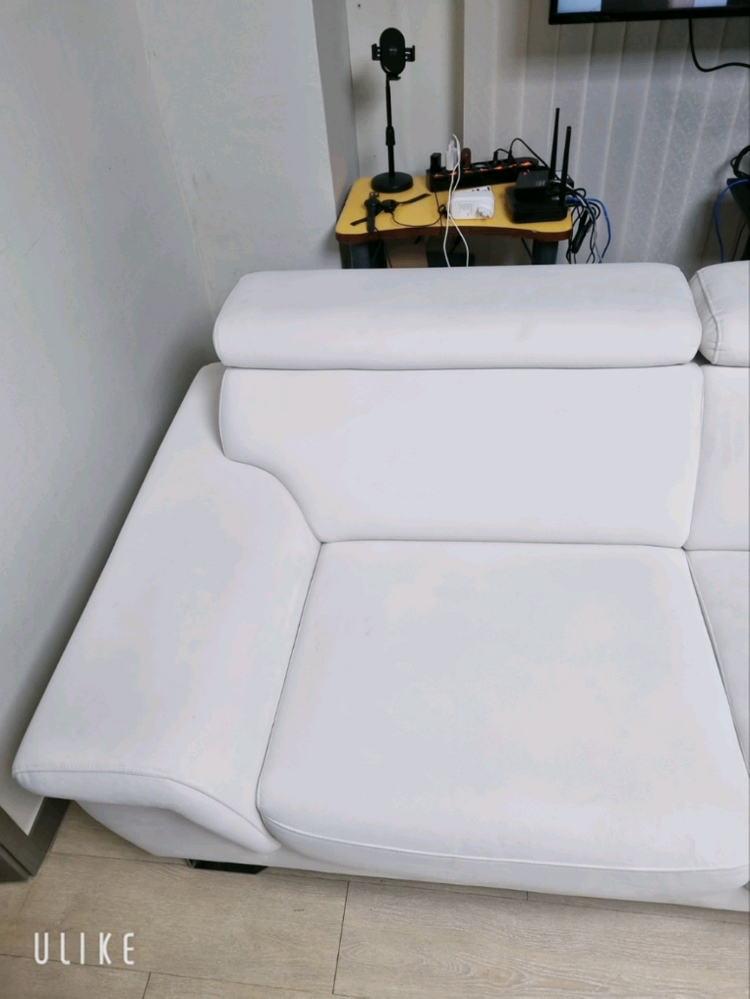 화이트 패브릭 3~4인용 소파 이미지