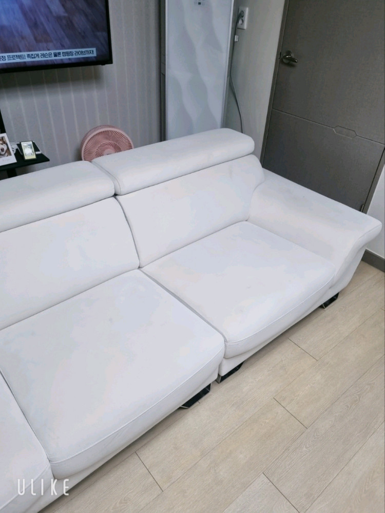 화이트 패브릭 3~4인용 소파 이미지