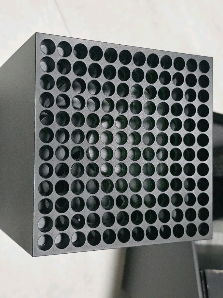 xsx 엑시엑 엑박+ 패드2개(블랙)+ 패드(흰색)+ 충전기(건전지4개포함) 이미지