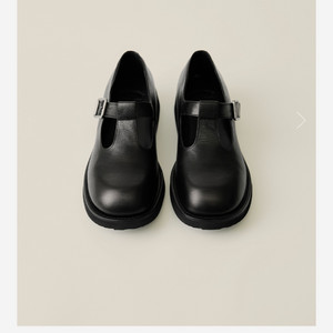 urbanic30 t-strap vibram loafer 230 팝니다 이미지