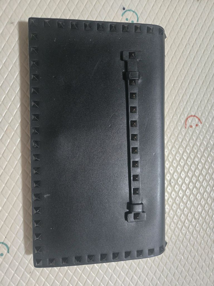 발렌티노 정품 락스터드 클러치 백 이미지