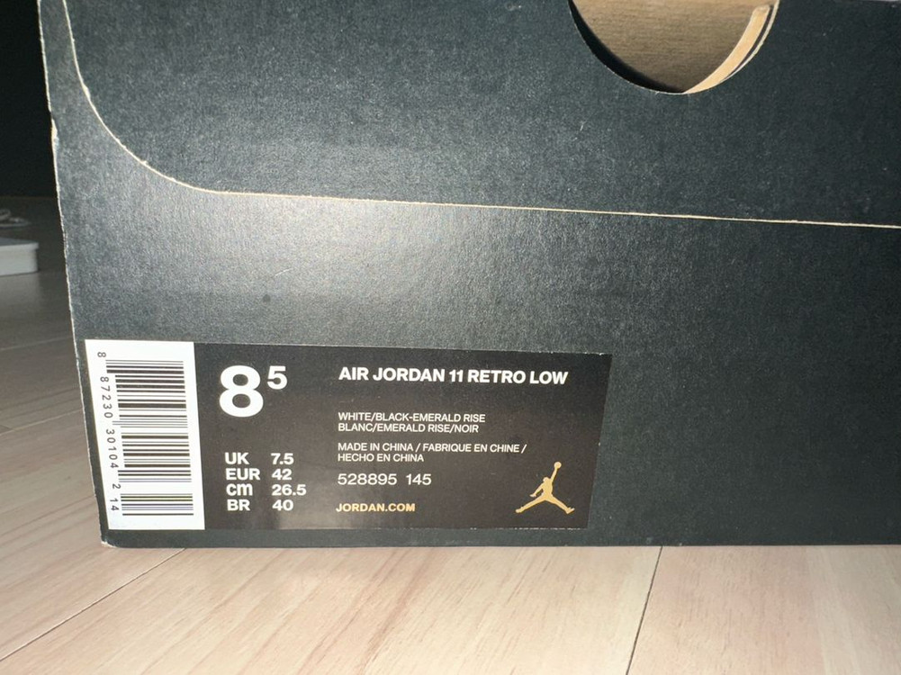 2회실착/ 조던 11 레트로 로우 흰검 265mm 이미지