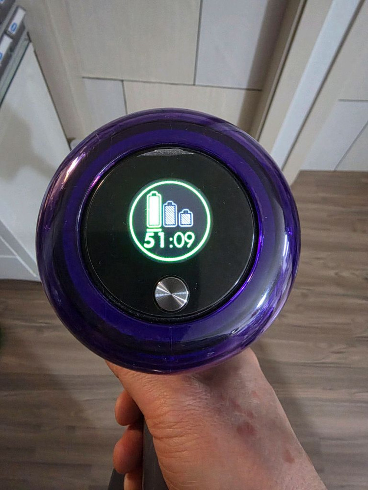 다이슨 V11 무선청소기 이미지