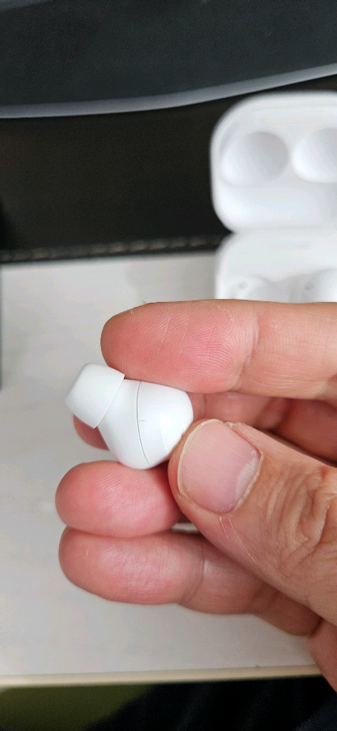 깨끗한 갤럭시 버즈2 프로 팝니다. 10만원--6