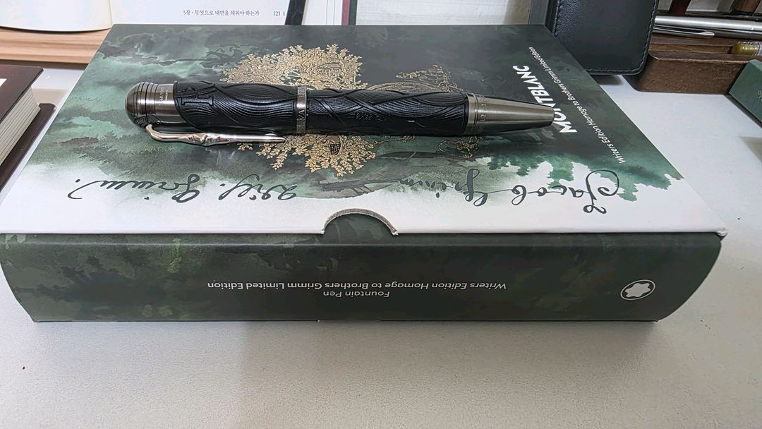몽블랑 작가에디션 그림형제 한정판 18k 만년필 이미지
