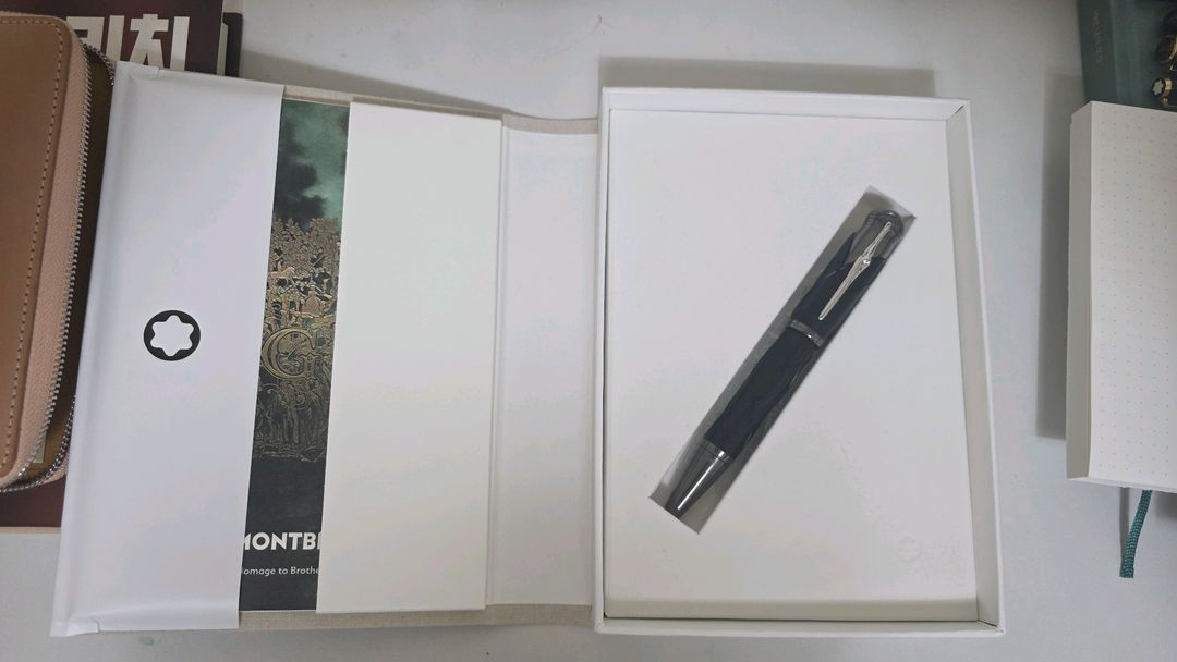 몽블랑 작가에디션 그림형제 한정판 18k 만년필 이미지