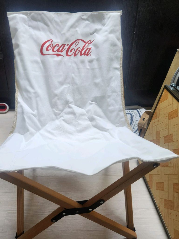 코카콜라 캠핑체어 이미지