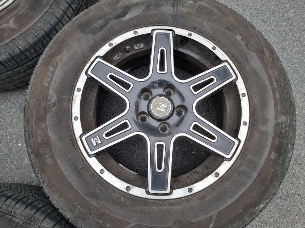 17인치 싼타페CM 쏘렌토R 마르셀로 5홀 휠타이어 이미지