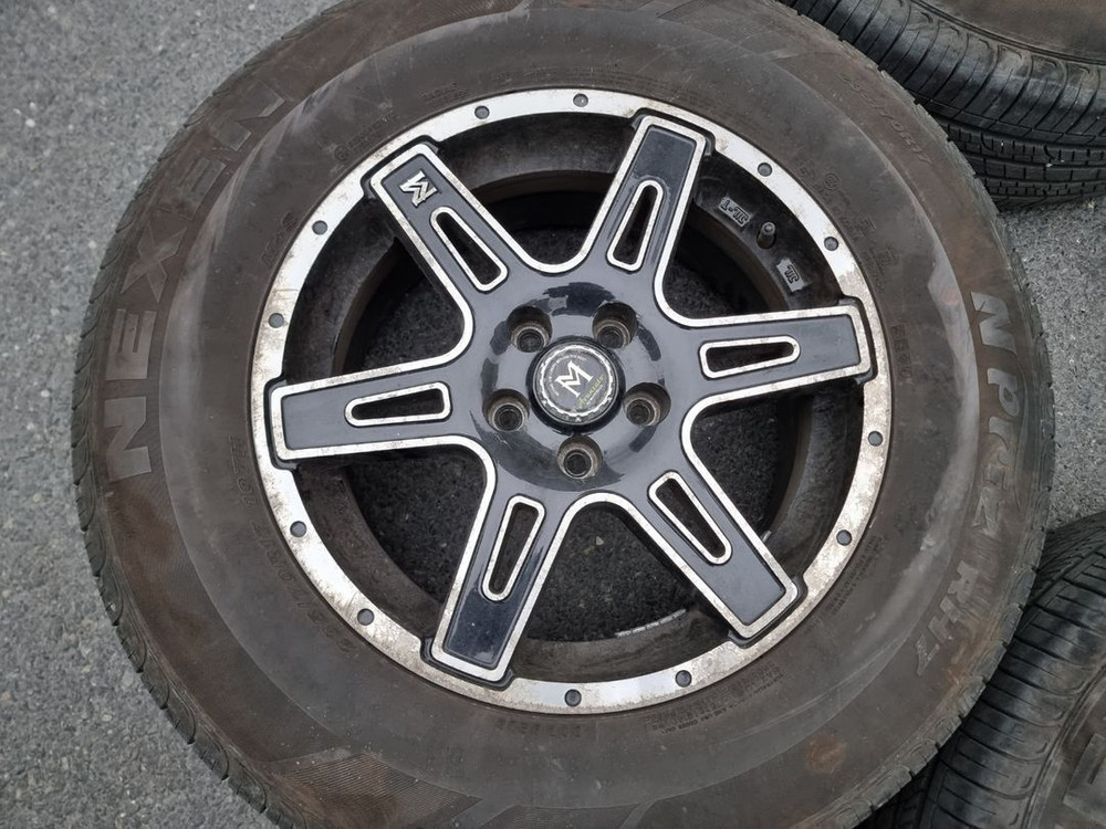 17인치 싼타페CM 쏘렌토R 마르셀로 5홀 휠타이어 이미지