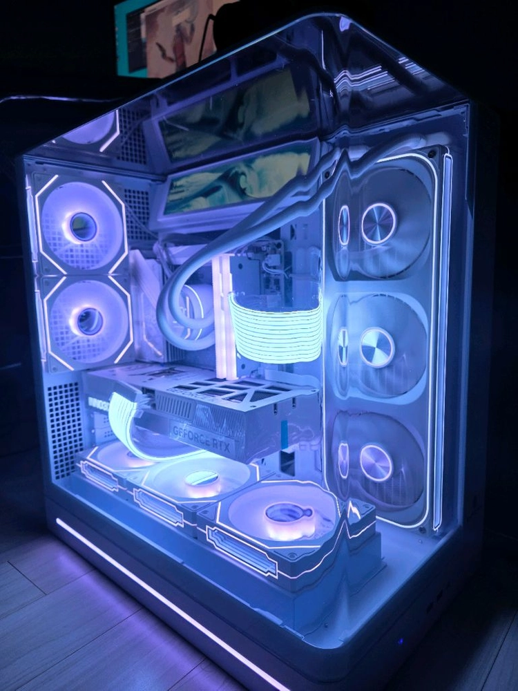 라이젠7 9800X3D RTX5080 화이트 어항본체 팝니다 이미지