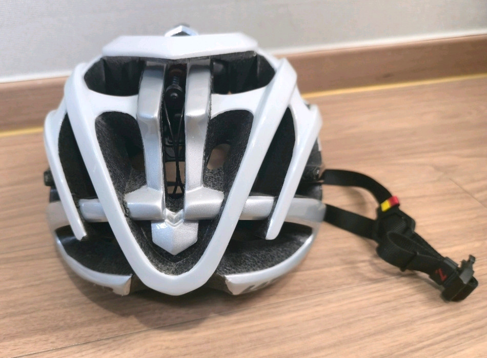 자전거 헬멧 레이저(LAZER) 자전거용 헬멧 판매합니다--5