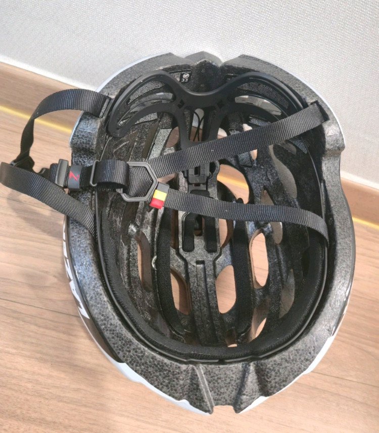 자전거 헬멧 레이저(LAZER) 자전거용 헬멧 판매합니다--6