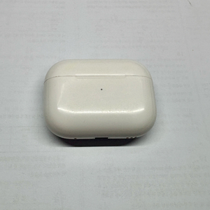 에어팟 프로 2세대 본체 라이트닝 이미지