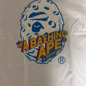 베이프 로고 반팔티 이미지