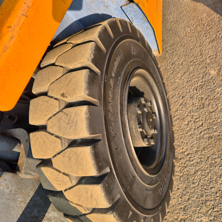 일제 TCM 1.5톤 좌식 전동중고지게차 이미지