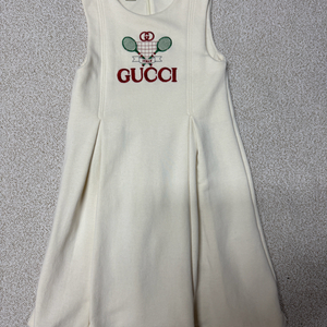 구찌키즈 원피스 8y버버리칠드런보보쇼즈미니로디니봉쁘앙타오몽클캉골이미스리미떼두두펜디msgm미샤앤퍼프루이스미샤 이미지