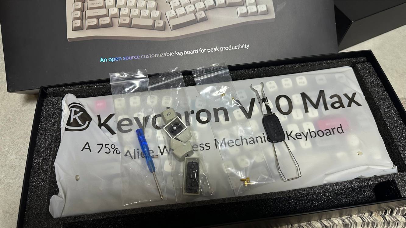 키크론 V10 PRO MAX 레트로 무선 RGB 앨리스 인체공 학 커스텀 기계식 키보드 저소음적축--1