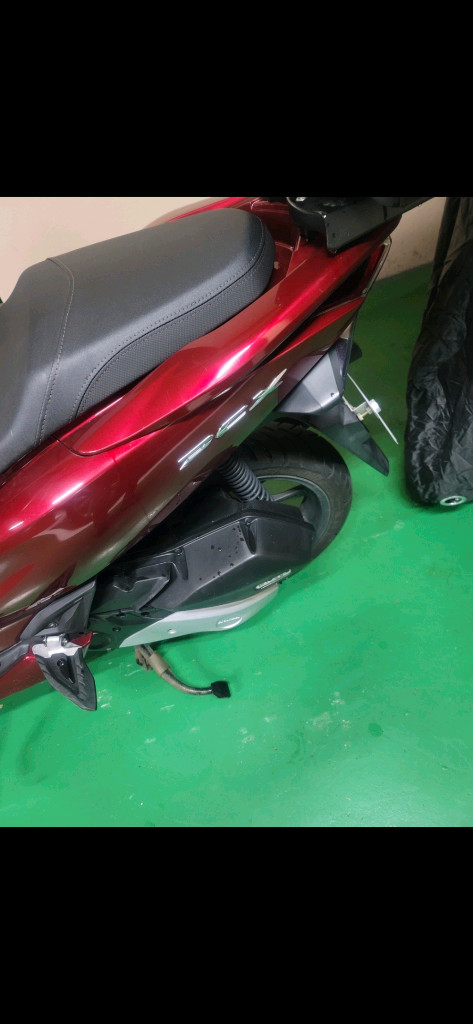 2020년식 혼다 PCX 레드 색상 팝니다 이미지