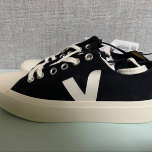 베자 블랙 캔버스 스니커즈 235mm 새상품