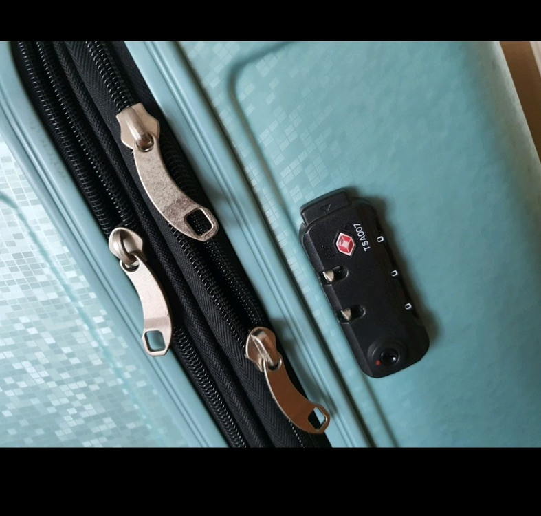 대형케리어4륜바퀴부드럽게잘됨비번장치확대지퍼있음하드케이스저렴히5만원 이미지