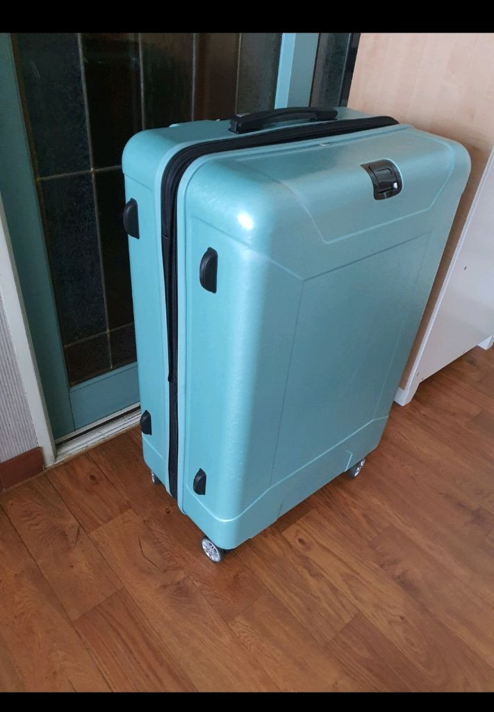 대형케리어4륜바퀴부드럽게잘됨비번장치확대지퍼있음하드케이스저렴히4만원 이미지