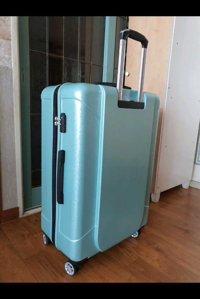 대형케리어4륜바퀴부드럽게잘됨비번장치확대지퍼있음하드케이스저렴히4만원 이미지