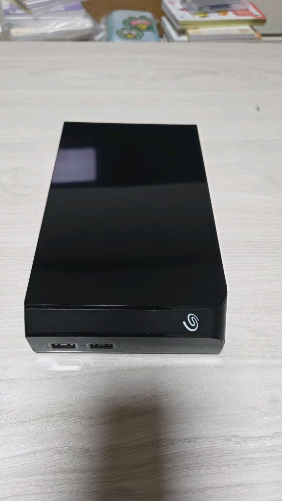 씨게이트 Backup Plus Hub 8TB 외장하드 이미지