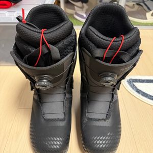 2526 니데커 알타이부츠 265mm 판매합니다