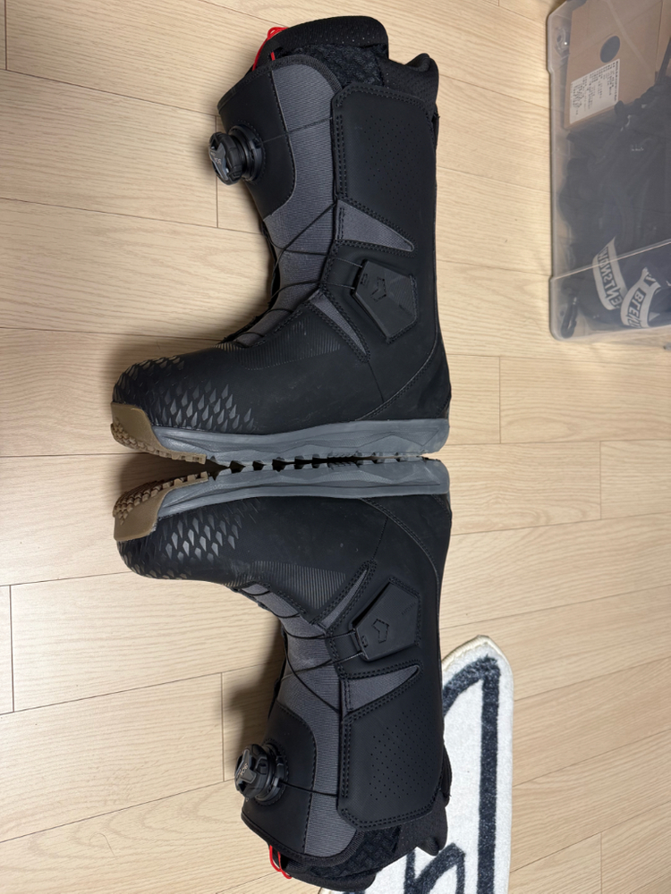 2526 니데커 알타이부츠 265mm 판매합니다--1