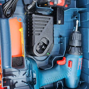 보쉬 GSR 14,4-1 전동공구 세트