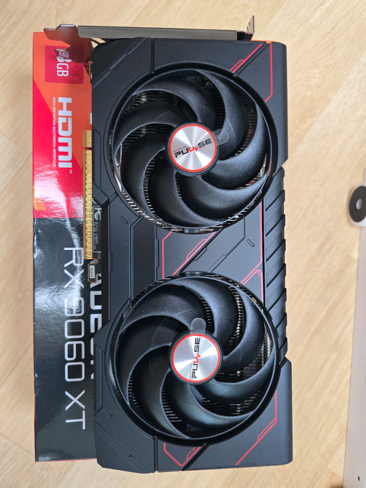 RX 9060 XT 그래픽카드 8기가 이미지