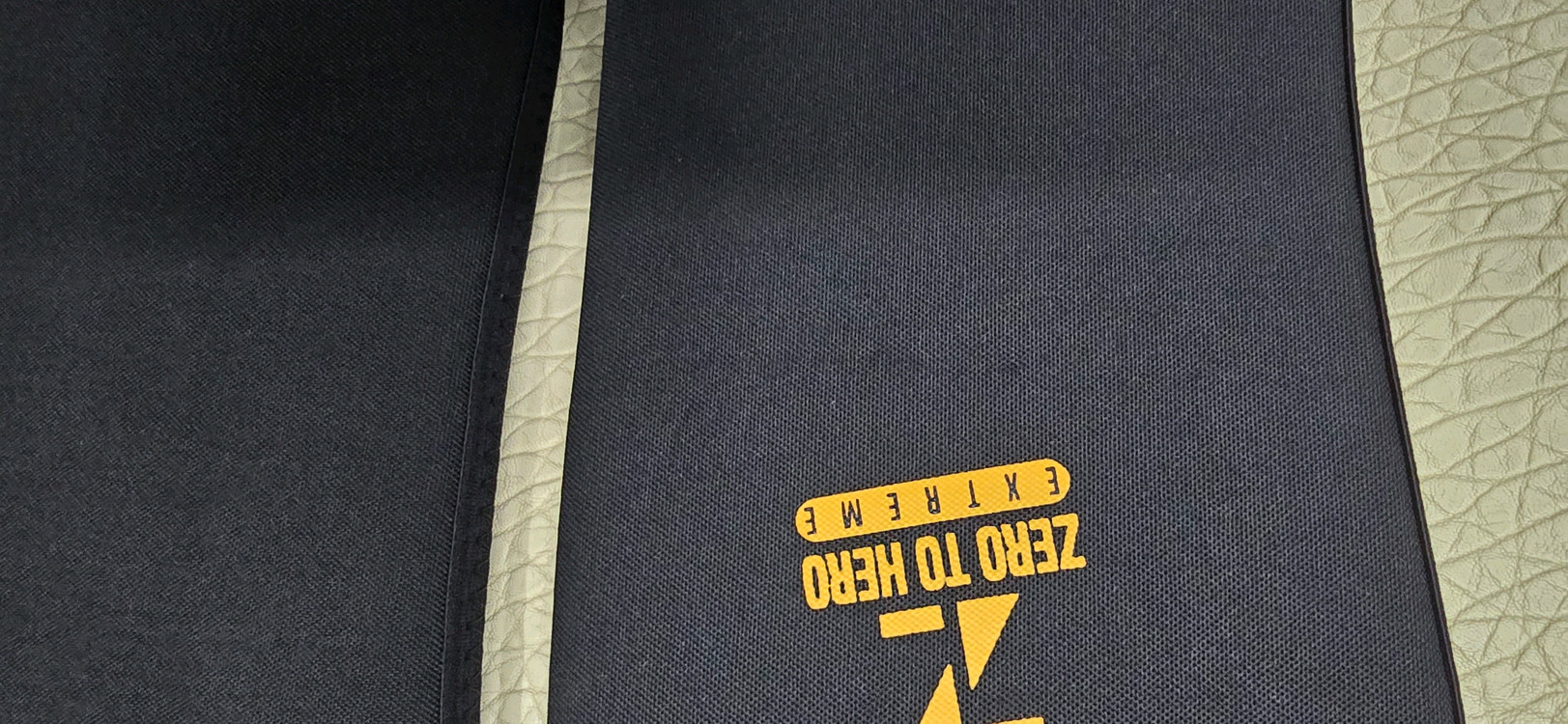 제로투히어로 파워리프팅용 무릎보호대와 팔꿈치보호대 이미지