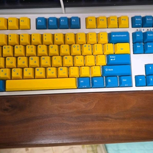 레오폴드 기계식 키보드 저소음 적축 FC750RBT + FC210TP(넘버 패드) + 팜레스트 이미지