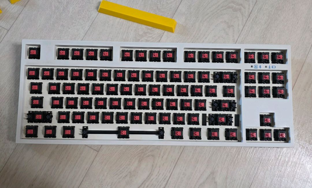 레오폴드 기계식 키보드 저소음 적축 FC750RBT + FC210TP(넘버 패드) + 팜레스트 이미지