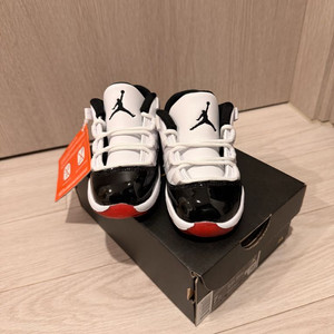 나이키 조던 11 레트로 로우 130사이즈 새상품 이미지