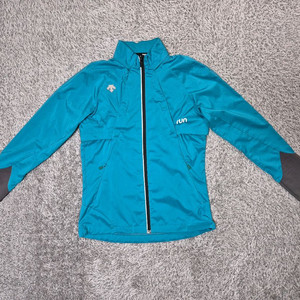 데상트 여성 러닝 하이브리드 바람막이 자켓 85 이미지