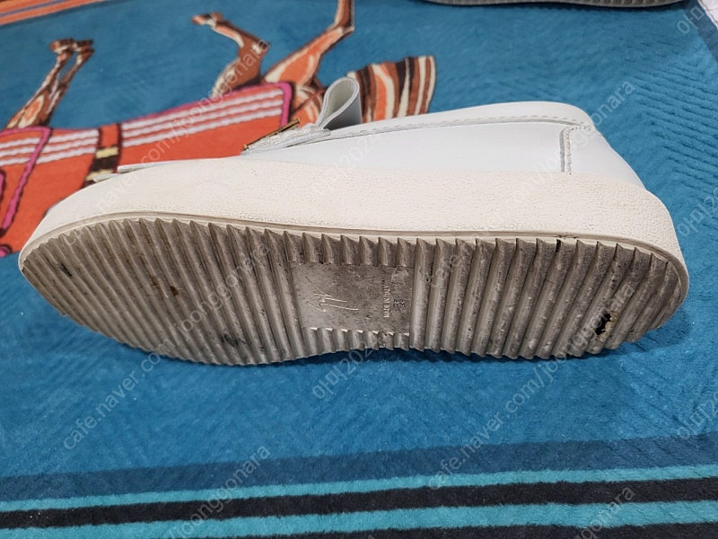 정품 쥬세페자노티 화이트 가죽 스니커즈 220mm 이미지