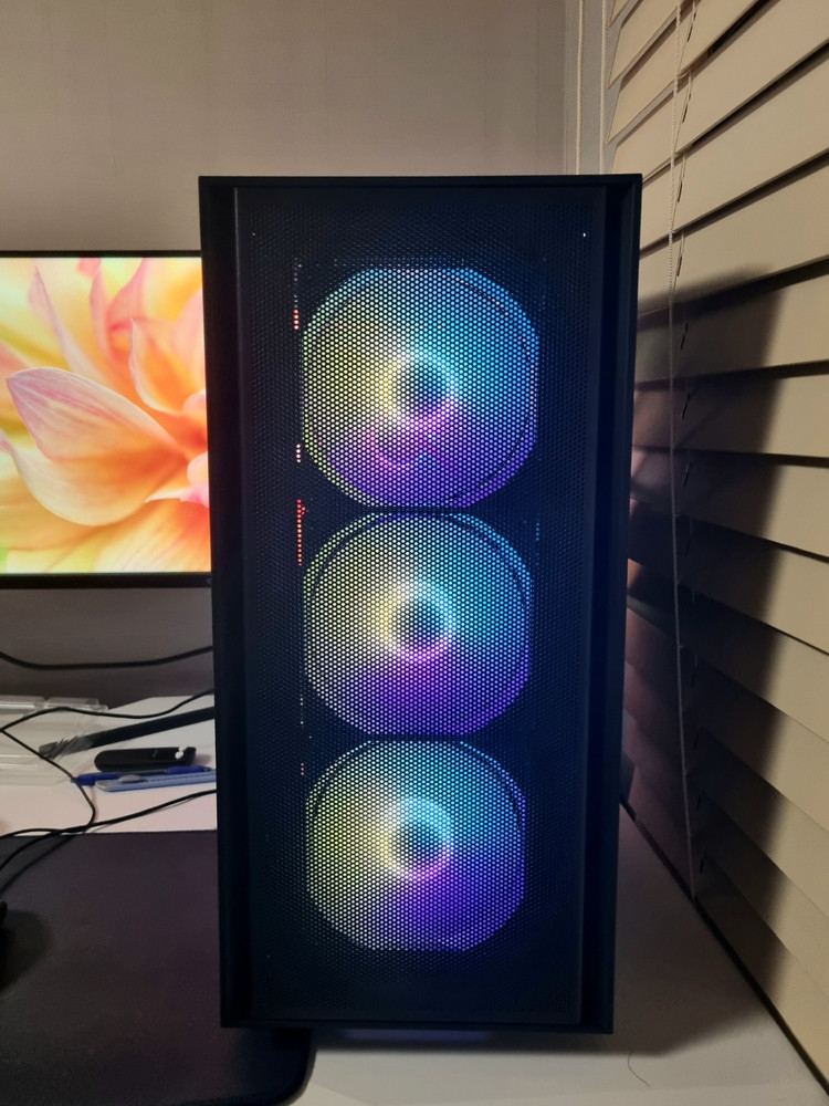 고성능 게이밍 PC 본체 이미지