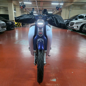 2022년식 흰색+청색(시트=빨강)색상 혼다 C125 팝니다 이미지