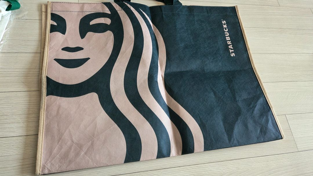 스타벅스 리유저블백.타포린백.부직포.가방 이미지