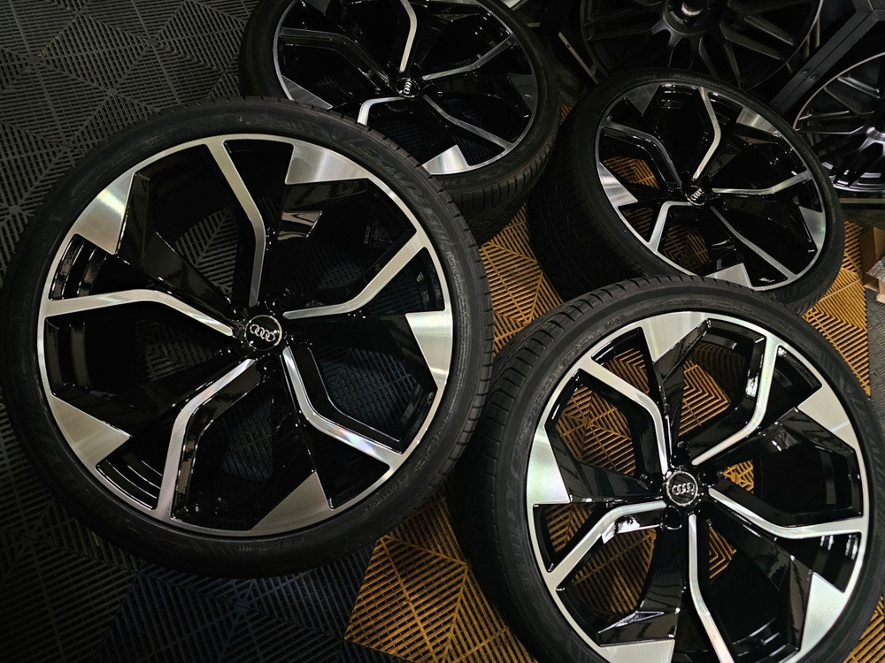 아우디 RSQ8 커스텀 스타일 23인치 신품휠타이어 세트 이미지