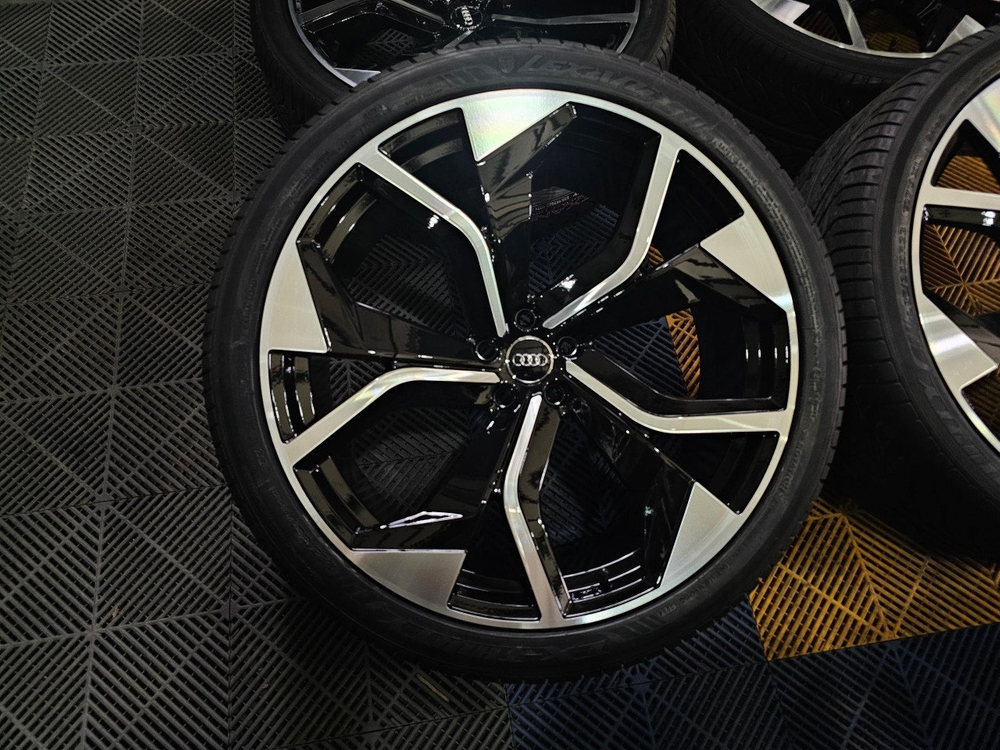 아우디 RSQ8 커스텀 스타일 23인치 신품휠타이어 세트 이미지